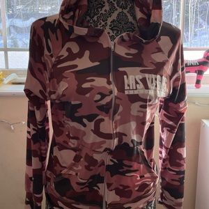 🟣5 for $20 Woman’s medium pink camo Las Vegas sweatshirt
